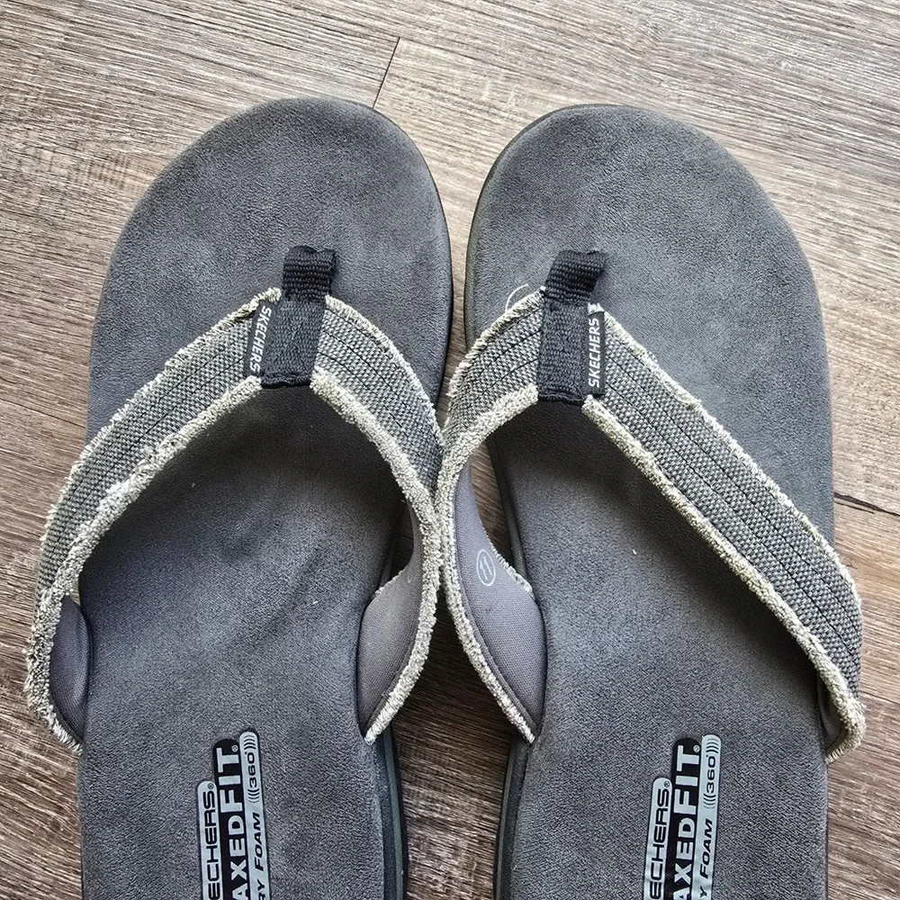 Skechers Relaxed Fit 360 Flip Flop Sandals 11 Gray Canvas Memory Foam Frayed - Picture 2 of 11